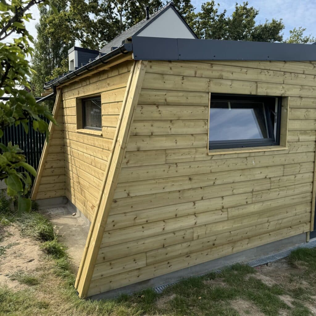 Salorge - abri en bois sur-mesure posé par Anex Ouest
