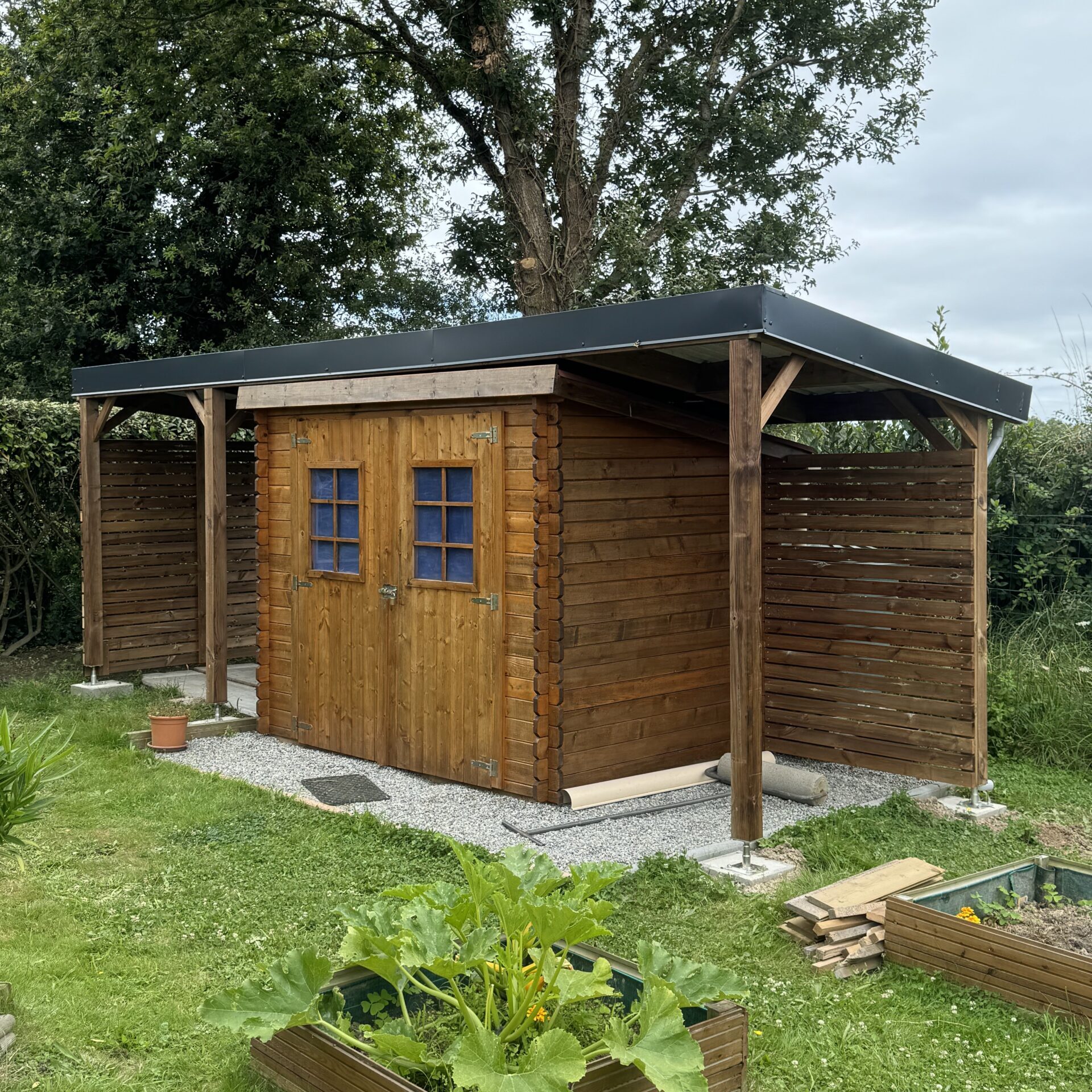 Pergola bois sur-mesure posée par Anex Ouest