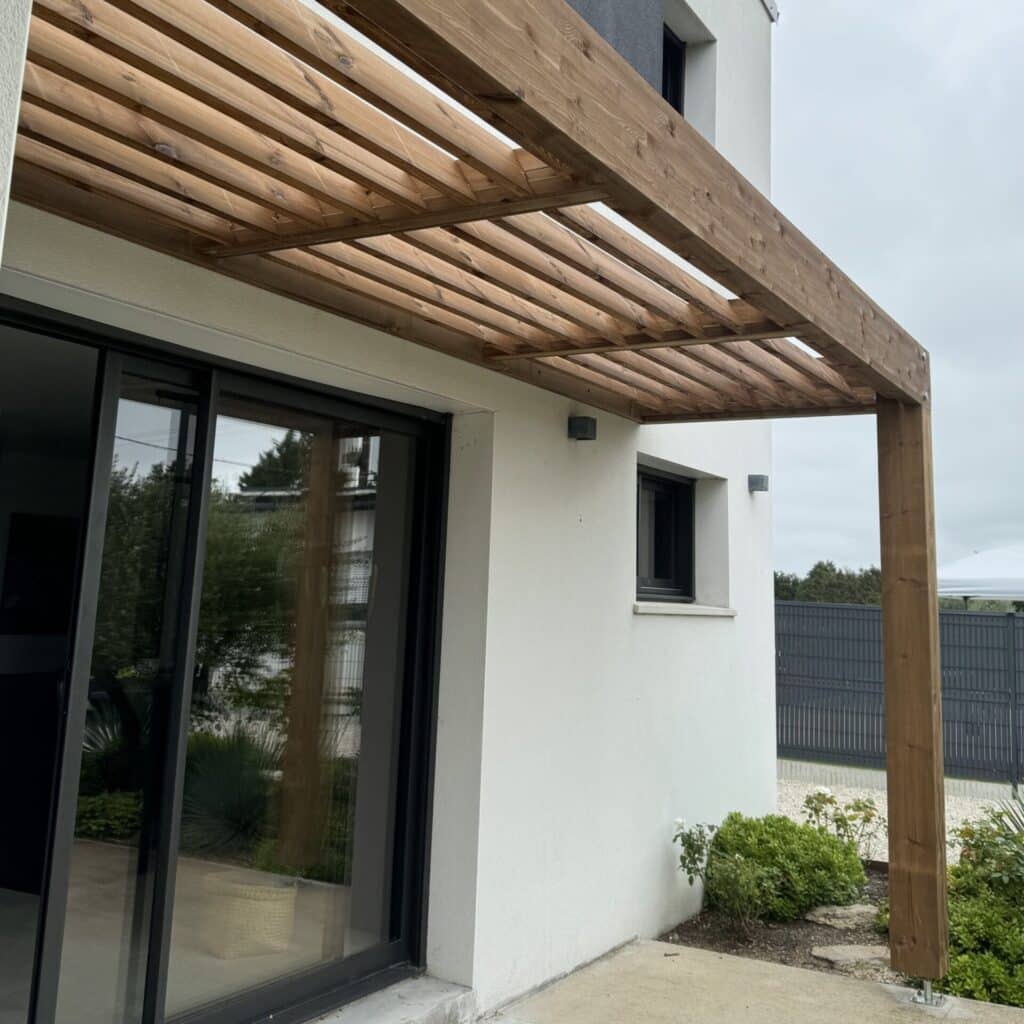 Pergola sur-mesure posée par Anex Ouest