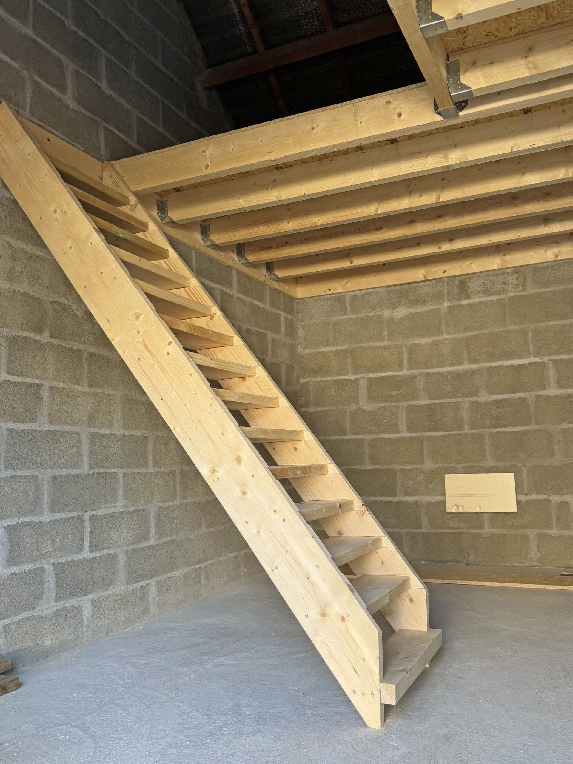 Escalier sur-mesure posé par Anex Ouest